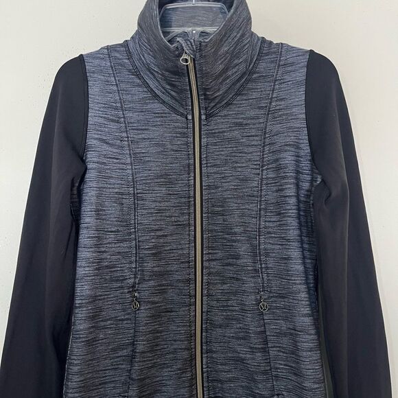 Lululemon Daily Yoga Jacket Slub Denim Polar Haze Black Blue Full Zip Size 4 - Picture 3 of 10